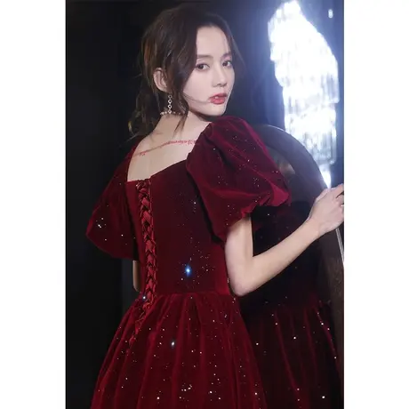 敬酒服新娘2023新款秋冬季高级感小个子丝绒酒红色订婚连衣裙礼服图片