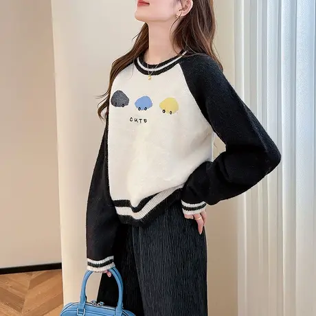 唐狮秋冬毛衣女时髦潮流撞色插肩袖设计圆领套头学生超好看毛衫TA图片