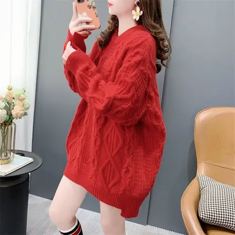 中长款麻花圆领毛衣女加厚2023新款冬季宽松慵懒风红色针织打底衫商品大图