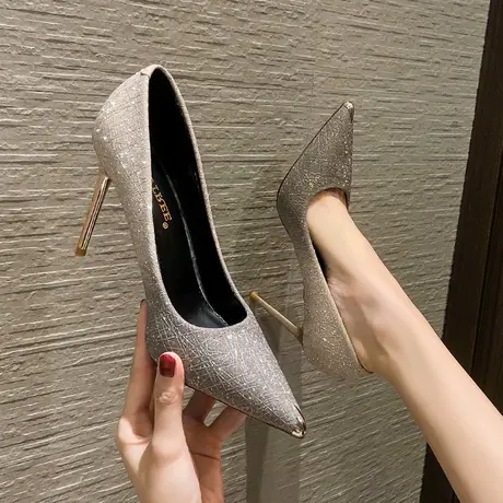 婚鞋2024秋新款新娘婚纱百搭尖头亮片伴娘银色高跟鞋女细跟水晶鞋商品大图