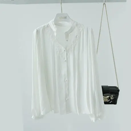 【直播】粉红大布娃娃拼接镂空蕾丝领衬衫图片