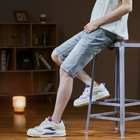 唐狮弹力牛仔短裤男士夏季新款修身复古浅色卷边直筒裤潮牌图片