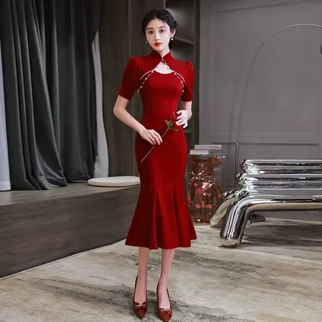 鱼尾敬酒服新娘2023新款夏季酒红色中式旗袍订婚礼服女缎面高级感商品大图
