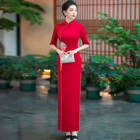 2025春秋款长款中袖红色修身改良走秀舞台旗袍回娘家团队演出旗袍图片