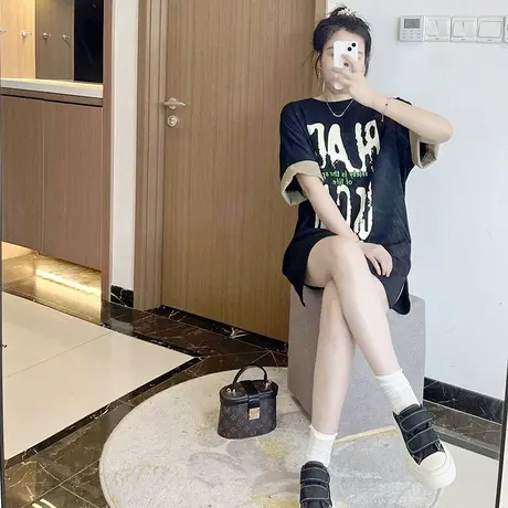 显瘦短袖字母T恤连衣裙大码胖mm黑色2025新款夏装女200斤洋气印花图片