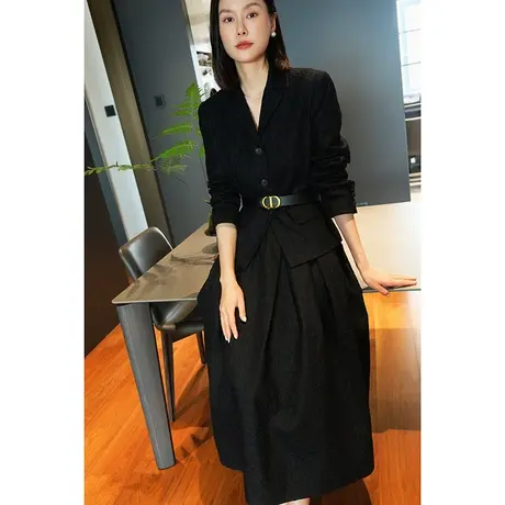 2023秋冬新款女装新工艺提花面料泡泡纱效果黑色女士短上衣外套图片