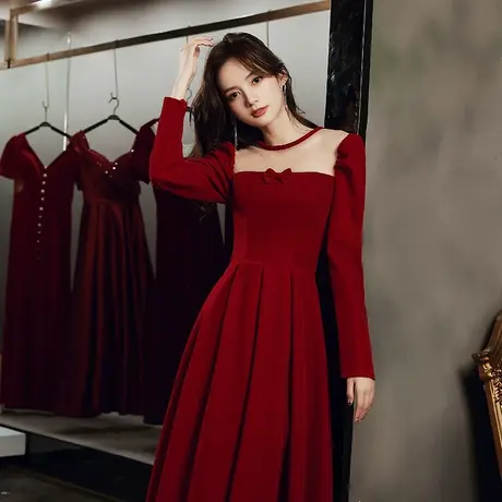 敬酒服长袖新娘结婚气质酒红色秋冬季长款丝绒显瘦晚礼服裙女大气图片