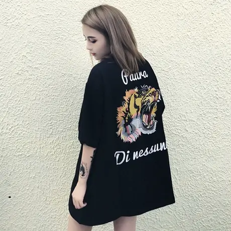 怪味少女上衣服hip-hop嘻哈蹦迪衣帅气中长款宽松大t恤女短袖bf潮图片