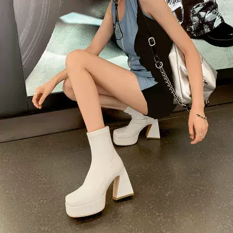 设计感小众超高跟短靴女粗跟2023新款小个子增高防水台方头马丁靴图片