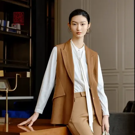 EP雅莹高端系列 通勤收腰羊毛戗驳领马甲外套 2023新款1002A图片