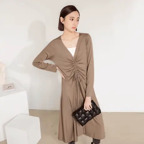 桔熊春秋季休闲抽皱v领长裙修身t恤连衣裙子女装胖妹妹大码DA8955图片