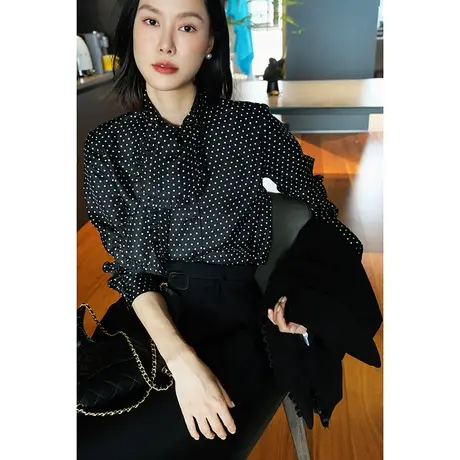 23秋冬新款女装复古迷人优雅木耳边大飘带波点桑蚕丝真丝女士衬衫图片