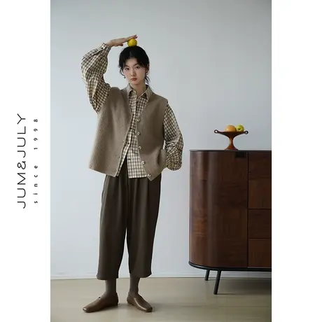 嘉茱莉2023秋季新款浣熊绒针织马甲外套女V领无袖开衫背心上衣商品大图