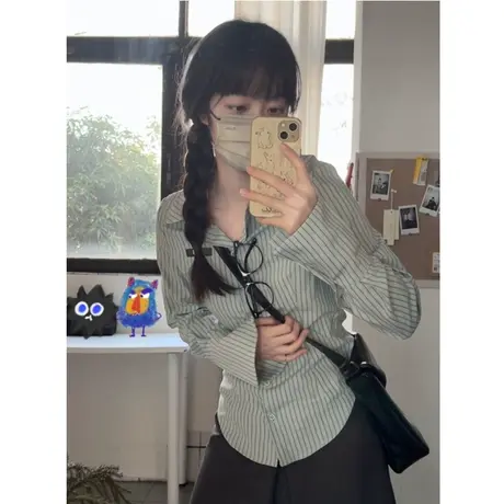 polo领条纹衬衫女春季设计感小众修身显瘦长袖衬衣复古港味chic图片