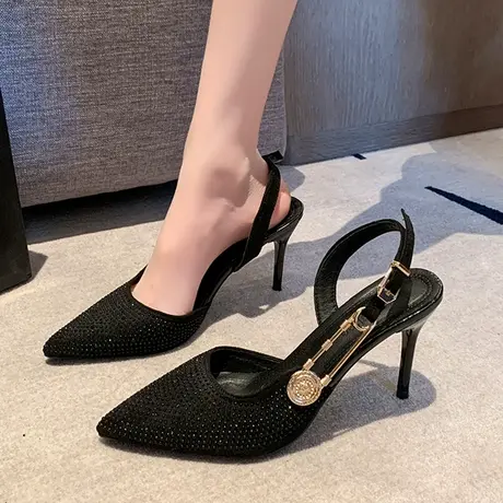 黑色水钻高跟鞋女2024年新款尖头细跟金属一字扣名媛宴会包头凉鞋图片