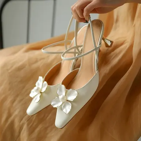 2023年春夏季新款山茶花尖头高跟细跟仙女风包头一字扣绊带凉鞋女商品大图