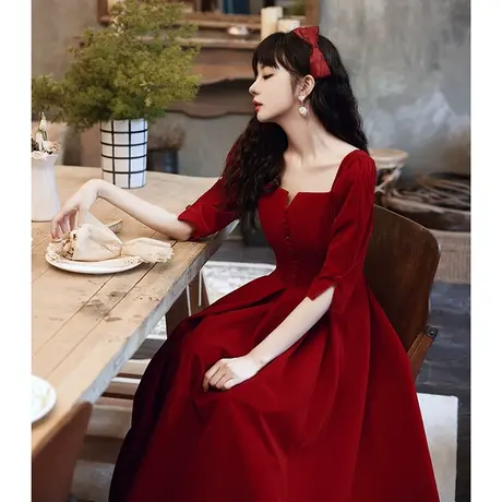 敬酒服新娘2023新款秋季长款酒红色法式丝绒结婚气质晚礼服女长袖图片