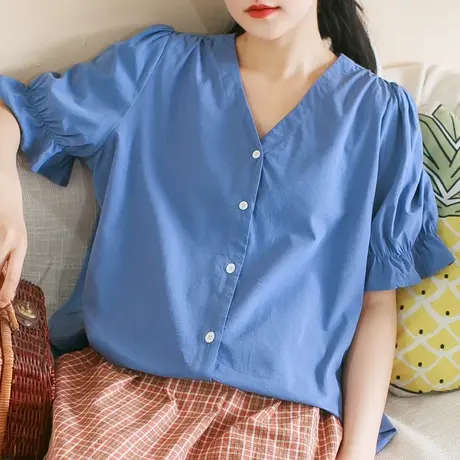 胖妹妹夏季2023新品V领蓝色短袖衬衫 加大码微胖纯棉宽松文艺上衣商品大图