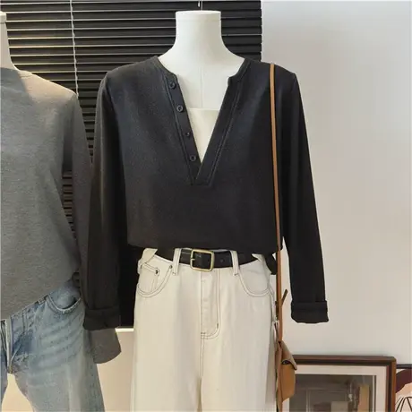 假两件拼接V领纽扣深灰色秋冬打底衫简约文艺休闲女式磨毛T恤衫商品大图