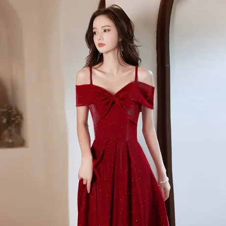 防脱吊带一字肩敬酒服新娘酒红色结婚订婚礼服连衣裙女夏季中长款图片