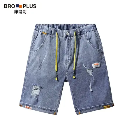 胖哥哥大码牛仔裤男夏季新款破洞徽章松紧腰牛仔五分裤男肥佬中裤图片