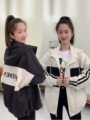 2023春秋季新款字母印花连帽外套女款宽松夹克撞色工装风衣棒球服商品大图