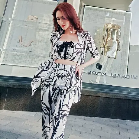 VJE夏装新款街头潮流时尚涂鸦印花撞色薄款小西装外套女上衣单件图片