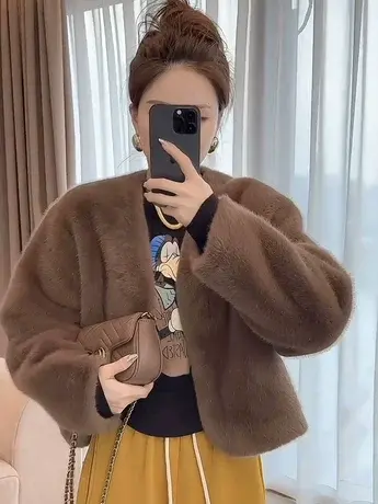 2023秋冬新款韩版百搭高级时尚轻奢气质短款毛毛外套气质时尚上衣图片