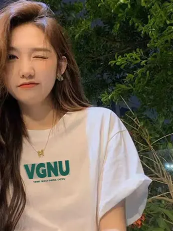 短袖t恤女夏季女装2023新款夏装白色上衣设计感小众纯棉半袖体恤图片