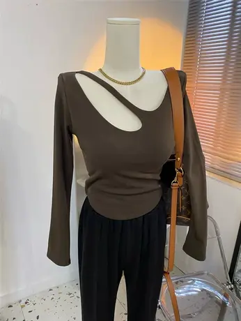 早春新款欧韩高级奶茶色！性感镂空双层修身短款t恤女打底衫图片