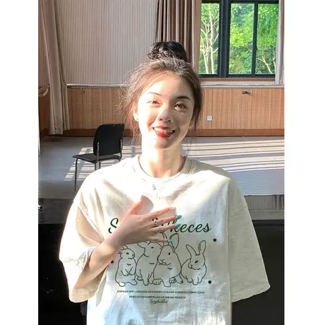 白色短袖女t恤夏季2023新款兔子印花小众设计感宽松oversize上衣图片