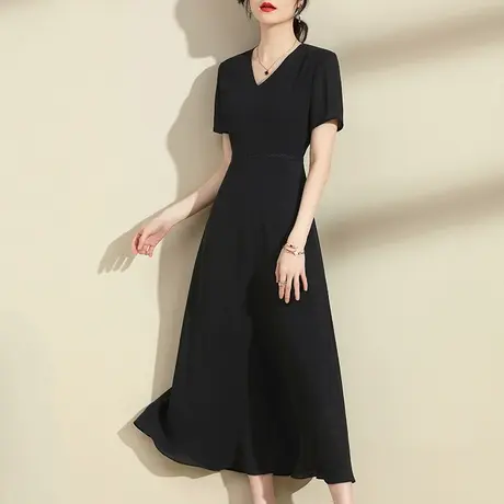 水墨青华2024夏季新款时尚修身V领大摆裙百搭显瘦黑色短袖连衣裙图片