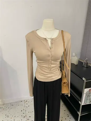 春秋元气打底衫~纯欲一排扣子圆领修身长袖螺纹针织T恤女新款上衣商品大图