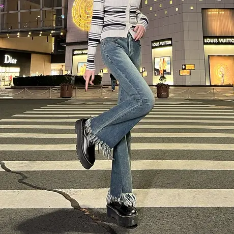 唐狮24春季新款牛仔裤女高腰显瘦微喇叭裤毛边修身显高潮流时尚图片