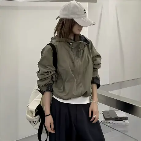 美式格子拼接冲锋衣短外套女2025秋季新款宽松休闲百搭连帽冲锋衣商品大图