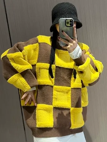 欧洲站2023秋冬新款棋牌格加厚针织衫立体植绒大格子慵懒风毛衣女图片