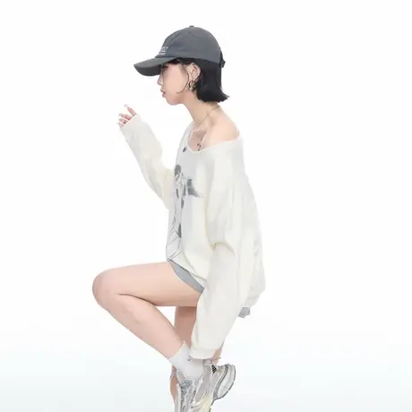 美式复古狗狗印花斜肩卫衣外套女春秋新款宽松慵懒松弛感露肩上衣图片
