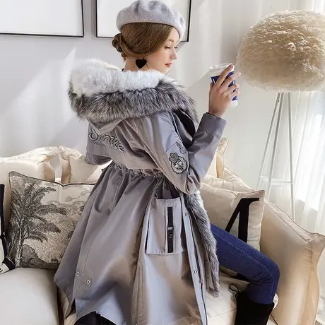 粉红大布娃娃女冬狐狸毛领可拆卸貂毛内胆中长款派克外套图片