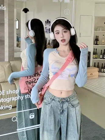 辣妹V领插肩长袖t恤女春秋美式印花设计感内搭打底衫露脐短款上衣商品大图