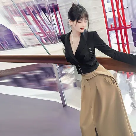 VJE早春设计感女装交叉领收腰造型小西装女新款气质短款外套图片
