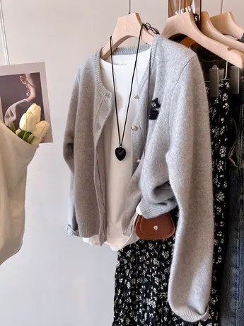 韩国2023秋装新品羊绒绒一排小金扣软糯厚实毛衣开衫外套女上衣服商品大图