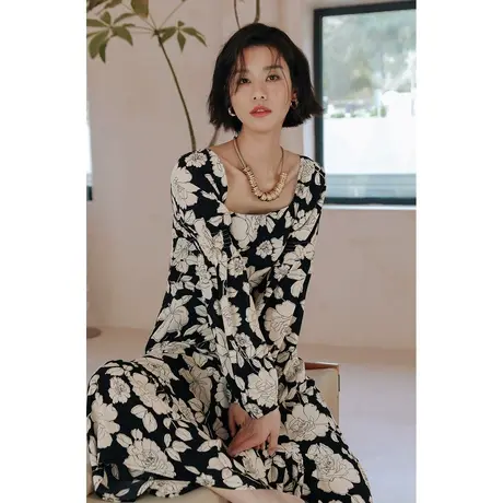 弥古长袖黑色碎花连衣裙女春秋打底裙茶歇法式长裙高级感雪纺裙子图片