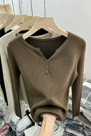 V领纽扣螺纹纯色针织上衣女长袖2023早秋新款套头修身小众打底衫商品大图