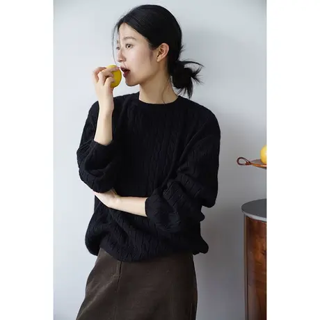 嘉茱莉2023秋季新款麻花羊毛针织上衣女宽松圆领套头针织衫慵懒风图片