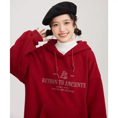 尔给宽松字母红色连帽卫衣2023新款女秋冬加绒加厚小个子显高上衣图片