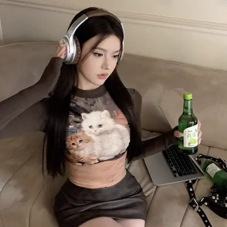 美拉德复古辣妹猫咪印花长袖T恤女装秋季修身短款拼接打底衫上衣商品大图