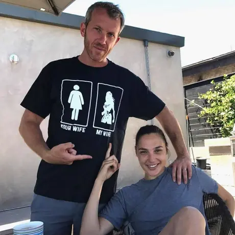盖尔加朵老公同款神奇女侠Your wife My wife宽松纯棉短袖t恤美剧商品大图