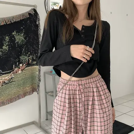 2024新款chic早秋别致不规则V领长袖t恤女装设计感短款超好看上衣图片