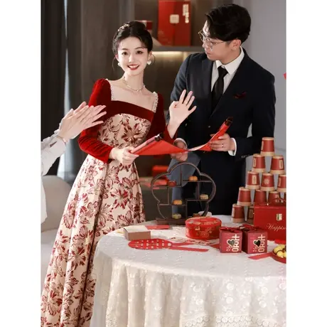 敬酒服2023新款新娘冬季长袖设计感订婚礼服裙法式方领高级感长款商品大图