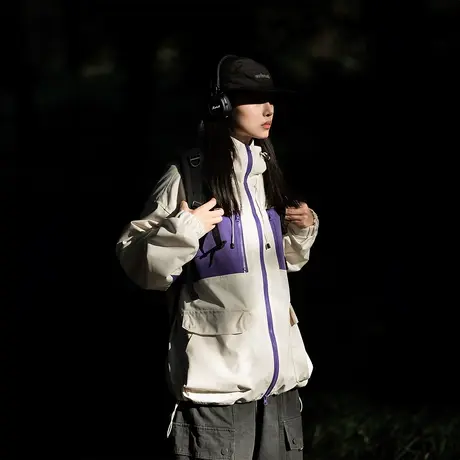 复古拼接连帽冲锋衣女春秋2023新款街头潮牌连帽外套宽松情侣夹克商品大图